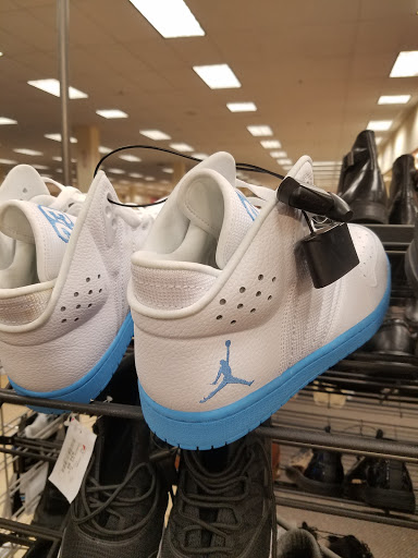 Clothing Store «Burlington Coat Factory», reviews and photos, 74 Broad St, Stamford, CT 06901, USA