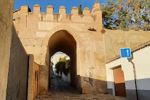 Puerta de Fajalauza image