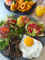 Photo n°17 de Sista Place à Bois-Colombes ()