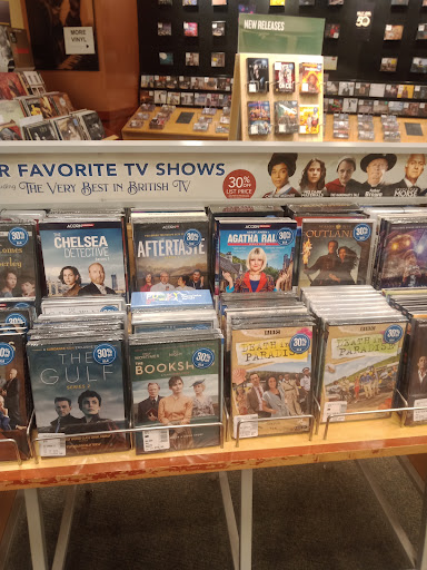 Book Store «Barnes & Noble Booksellers Valencia», reviews and photos, 23630 Valencia Blvd, Santa Clarita, CA 91355, USA