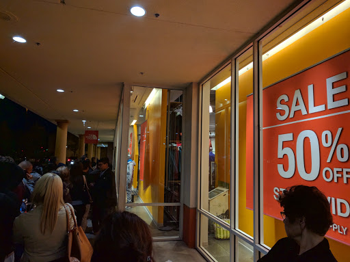 Clothing Store «The North Face Outlet», reviews and photos, 8555 San Ysidro Ave Ste 20, Gilroy, CA 95020, USA