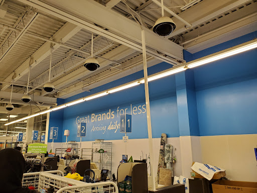 Clothing Store «Ross Dress for Less», reviews and photos, 7511 Lemont Rd, Darien, IL 60561, USA