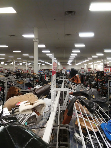 Clothing Store «Burlington Coat Factory», reviews and photos, 8320 S Cicero Ave, Burbank, IL 60459, USA
