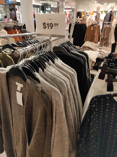 Clothing Store «H&M», reviews and photos, 1220 Great Mall Dr, Milpitas, CA 95035, USA