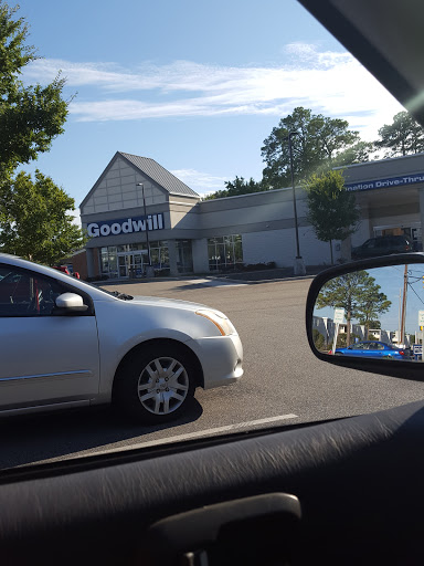 Thrift Store «Goodwill Warwick Retail Store», reviews and photos, 11061 Warwick Blvd, Newport News, VA 23601, USA