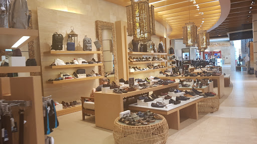 Leather goods stores Cancun