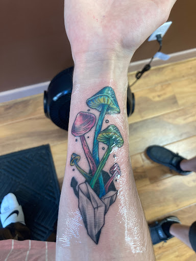 Tattoo Shop «Body Language Tattoo & Piercing Studio», reviews and photos, 3802 Cove View Blvd z, Galveston, TX 77554, USA