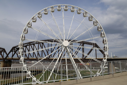 Park «Louisville Waterfront Park (Great Lawn, Harbor Lawn, Festival Plaza)», reviews and photos, 231 Witherspoon St, Louisville, KY 40202, USA