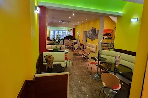 Eiscafé Tropical image