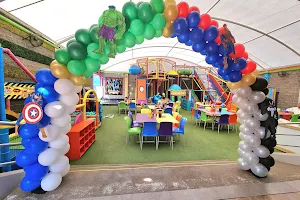 Jardín de eventos infantiles " momo " image
