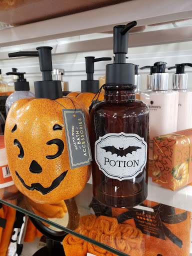 Home Goods Store «HomeGoods», reviews and photos, 4847 E Ray Rd, Phoenix, AZ 85044, USA