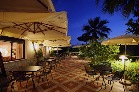 Hotel Alpha Viale dei Pini, 15, 80065 Sant'Agnello NA, Italia