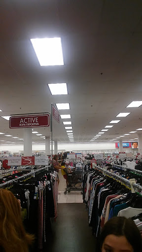 Clothing Store «Burlington Coat Factory», reviews and photos, 350 Towne Center Cir, Sanford, FL 32771, USA