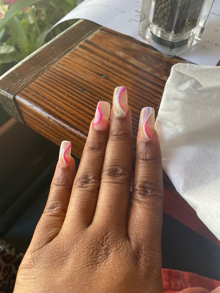 Dena's Nail 19095