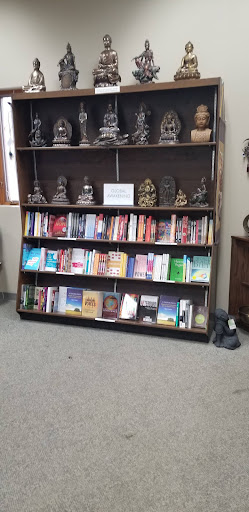 Book Store «Quest Book Shop», reviews and photos, 306 Geneva Rd, Wheaton, IL 60187, USA