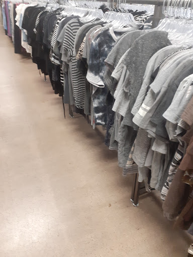 Thrift Store «Gilbert & University Goodwill Retail Store & Donation Center», reviews and photos, 1900 E University Dr, Mesa, AZ 85203, USA