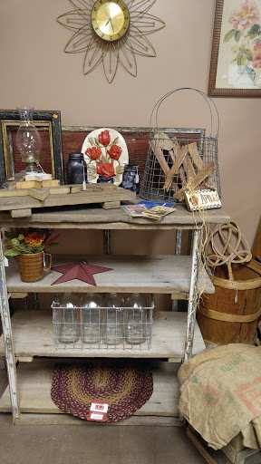 Grocery Store «Troutt Old Time General Store And Market», reviews and photos, 433 N 4th St, Paducah, KY 42001, USA