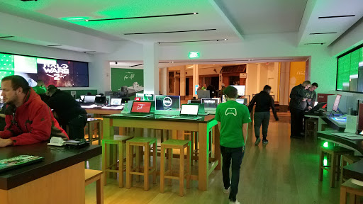 Shopping Mall «Beachwood Place», reviews and photos, 26300 Cedar Rd, Beachwood, OH 44122, USA