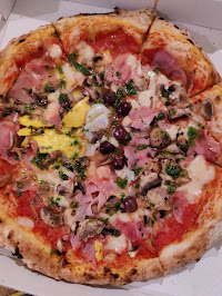 Plats et boissons du Pizzeria Pizza NOSTRA à Vallauris - n°1