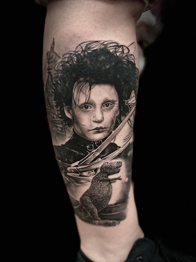 Tattoo Shop «Distinction Tattoo», reviews and photos, 3700 Wilmington Pike, Kettering, OH 45429, USA