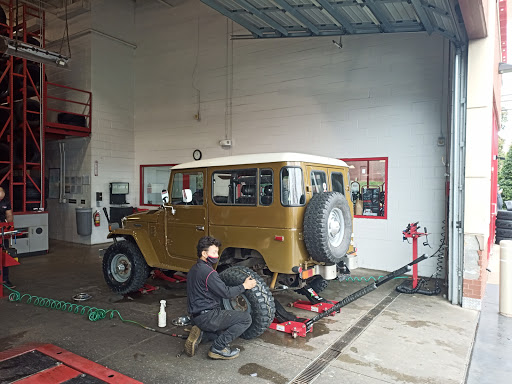 Tire Shop «Discount Tire Store - Brentwood, TN», reviews and photos, 7135 Bakers Bridge Ave, Brentwood, TN 37027, USA