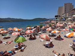 Foto di Neum Beach sorretto da scogliere