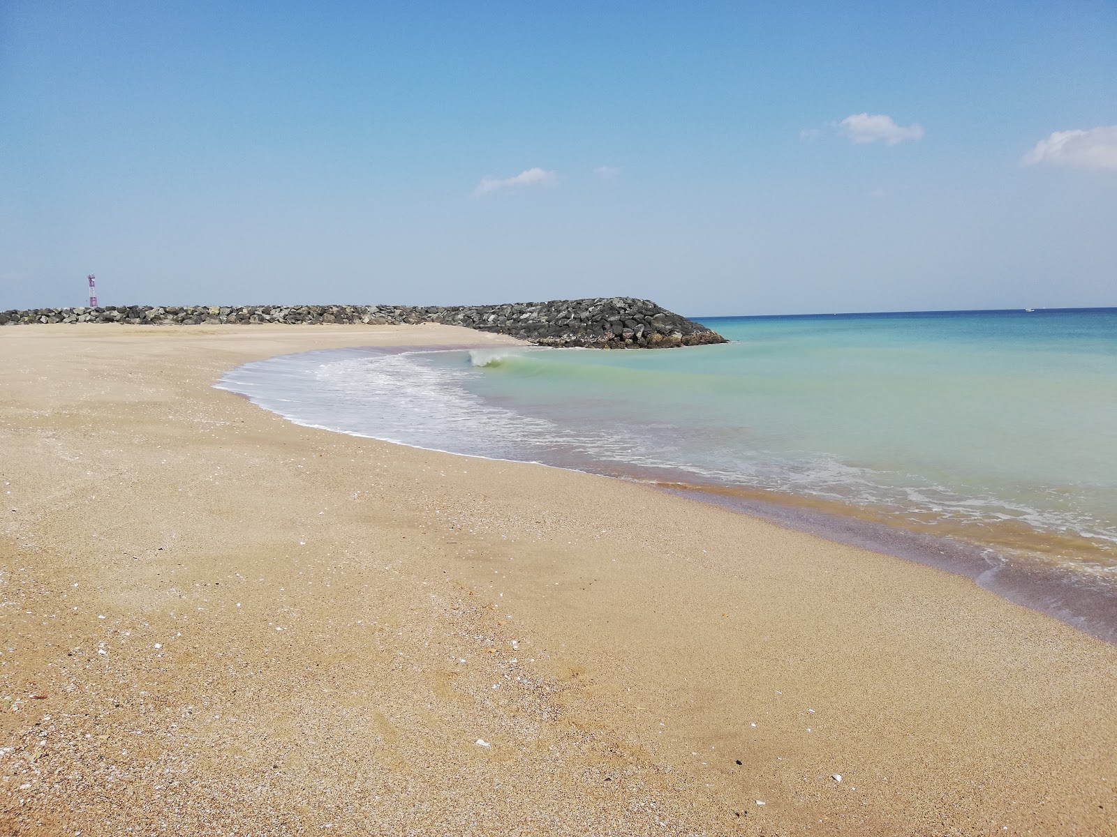 Foto av Luluyah Beach och bosättningen