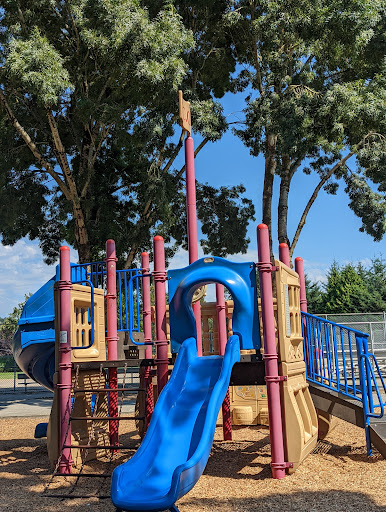 Recreation Center «Tukwila Community Center», reviews and photos, 12424 42nd Ave S, Tukwila, WA 98168, USA