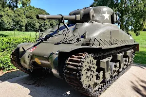 M4A1E9 Sherman Tank image