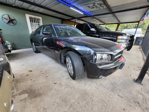 Used Car Dealer «CJAUTOSALES LLC», reviews and photos, 1301 S General McMullen, San Antonio, TX 78237, USA