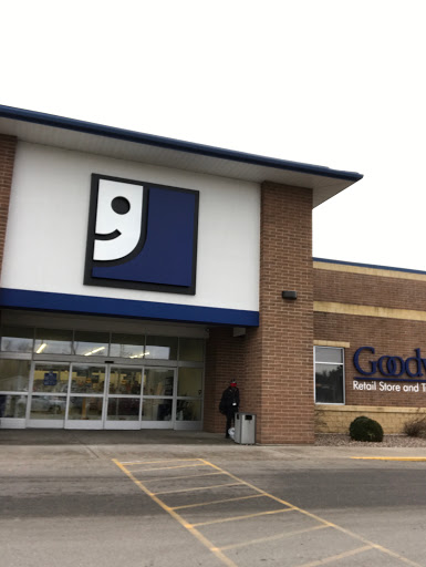 Goodwill, 3954 Mormon Coulee Rd, La Crosse, WI 54601, USA, 