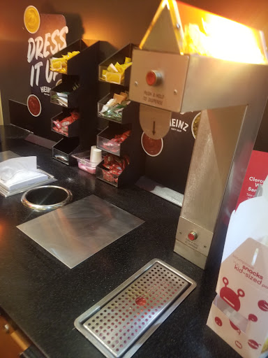 Movie Theater «AMC Bay Terrace 6», reviews and photos, 211-01 26th Ave, Bayside, NY 11360, USA