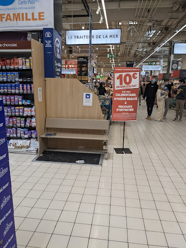 Centre commercial carrefour Kiala Antibes Antibes