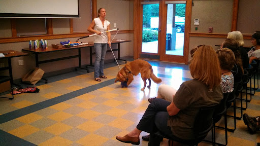 Dog Trainer «Dog Door Behavior Center and Outfitters», reviews and photos, 1 Battle Square A, Asheville, NC 28801, USA