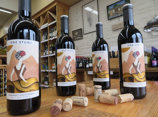 Liquor Store «Mystic Wine Shoppe», reviews and photos, 901 Massachusetts Ave, Arlington, MA 02476, USA