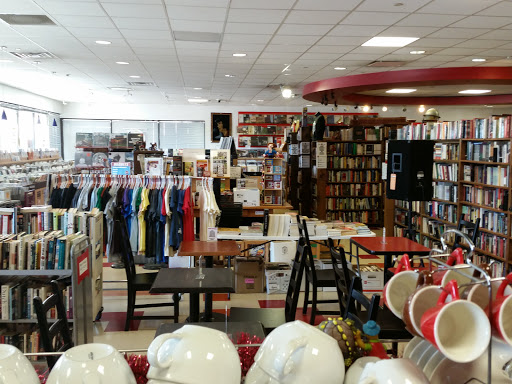 Book Store «Mojo Books & Records», reviews and photos, 2540 E Fowler Ave, Tampa, FL 33612, USA