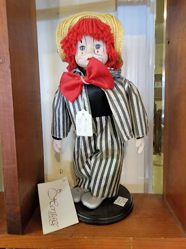 Thrift Store «St. Paws Thrift Store», reviews and photos, 304 12th St, West Columbia, SC 29169, USA