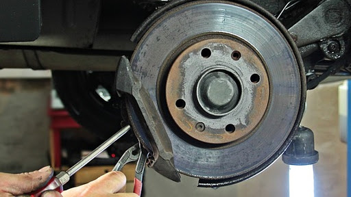 Auto Repair Shop «Auto Lab», reviews and photos, 400 S Milwaukee Ave, Libertyville, IL 60048, USA