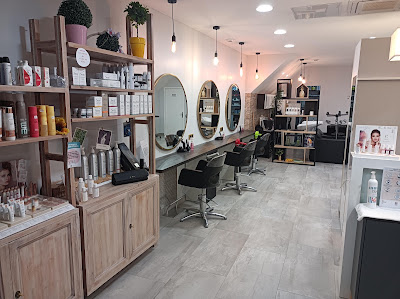 Envie D' Hair à La Tour-d'Aigues