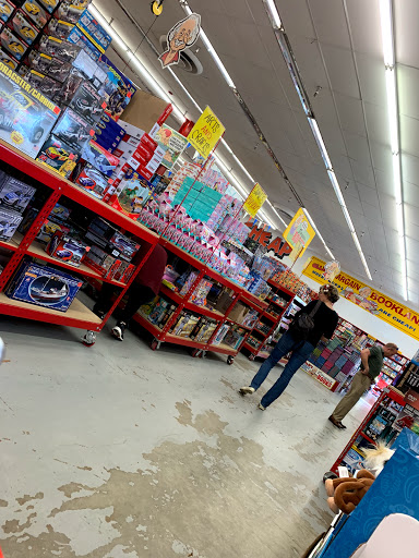 Shopping Mall «Cary Village Square Shopping Center», reviews and photos, 657 Cary Towne Blvd, Cary, NC 27511, USA