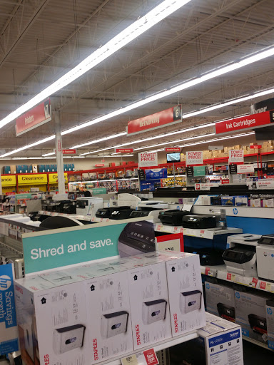 Office Supply Store «Staples», reviews and photos, 921 E Broad St, Fuquay Varina, NC 27526, USA
