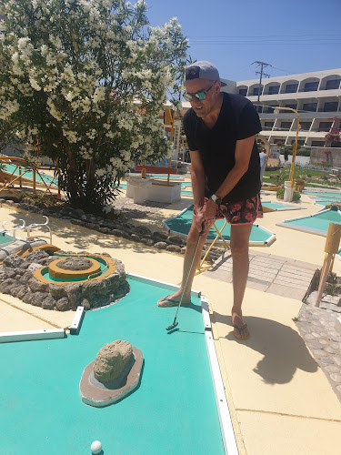 Mini Golf & Farmhouse Pub