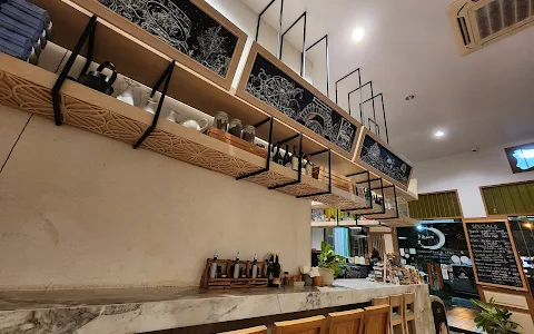 Crust cafe & restaurant image