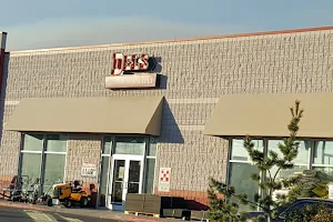 Del's - Feed And Farm Supply image