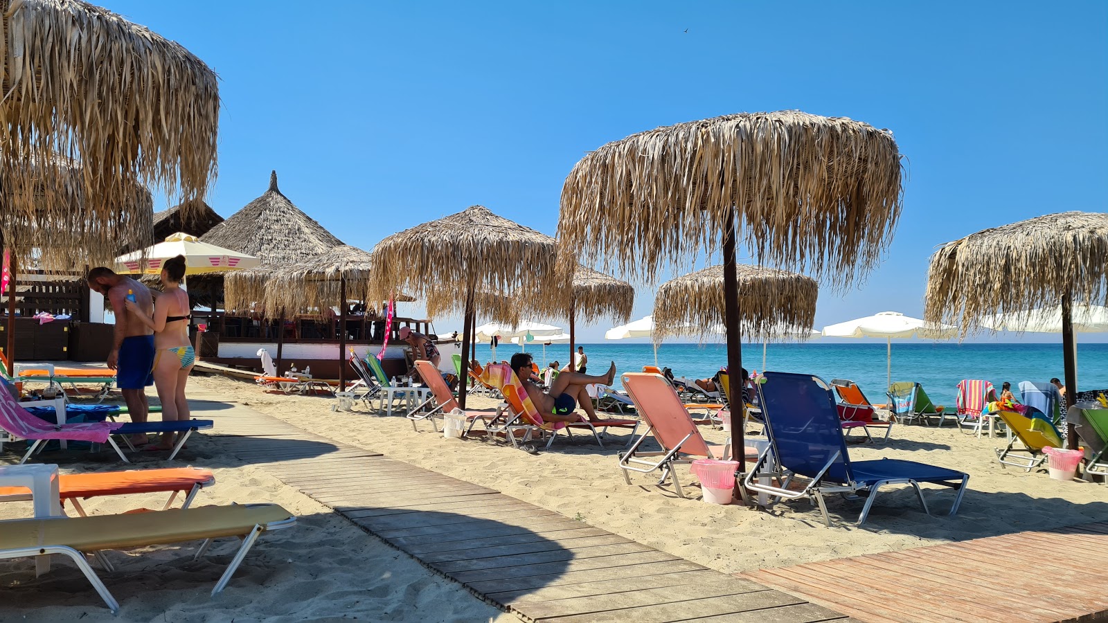 Fotografija Nea Mesangala beach in naselje