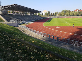 Atletický a fotbalový stadion