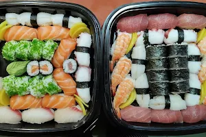 Sushi Sushi image