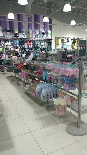 Clothing Store «Discovery Clothing Company», reviews and photos, 660 Centerview Blvd, Kissimmee, FL 34741, USA