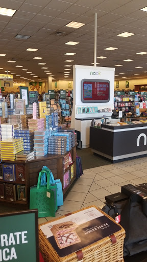 Book Store «Barnes & Noble», reviews and photos, 1980 N Dixie Hwy, Elizabethtown, KY 42701, USA