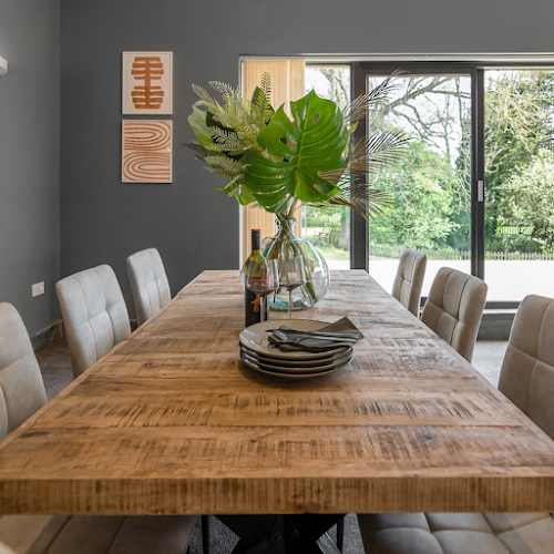 Nesh Home Staging + Interiors - Peterborough